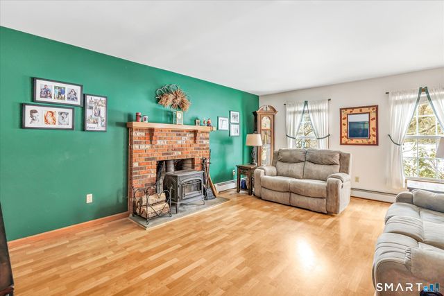 22 Jenyfer Court, Shelton, CT 06484