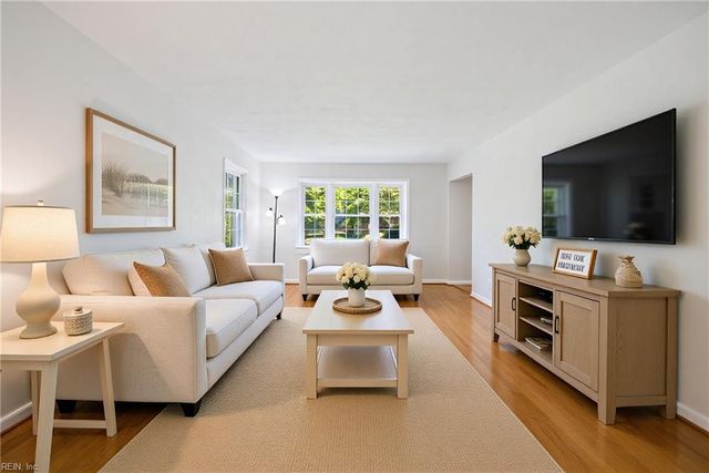 3421 Kings Grant Rd, Virginia Beach, VA 23452