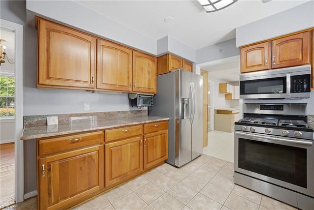 3421 Kings Grant Rd, Virginia Beach, VA 23452