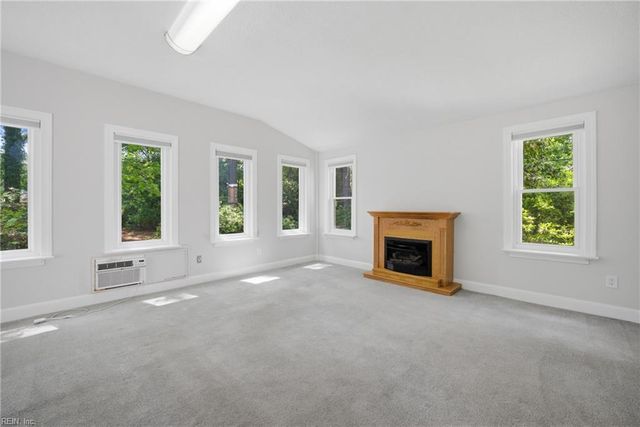 3421 Kings Grant Rd, Virginia Beach, VA 23452