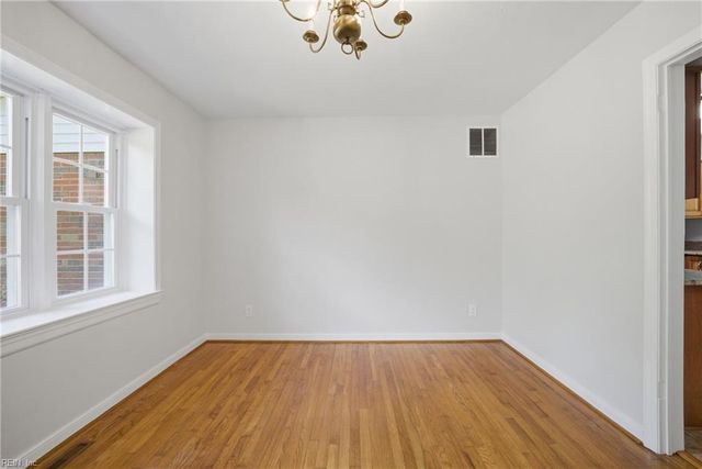 3421 Kings Grant Rd, Virginia Beach, VA 23452