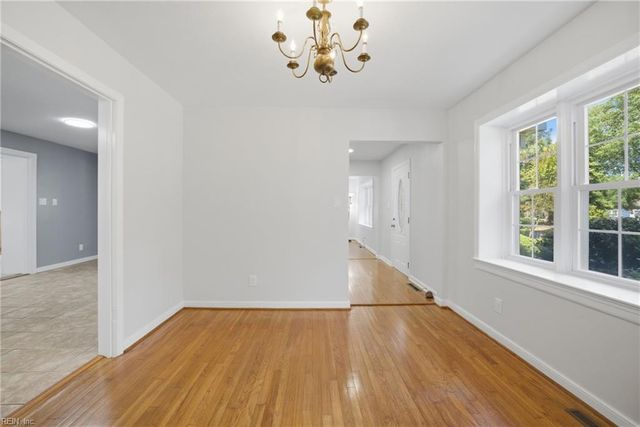 3421 Kings Grant Rd, Virginia Beach, VA 23452