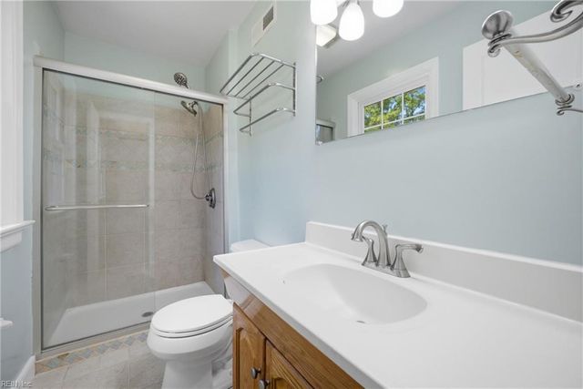 3421 Kings Grant Rd, Virginia Beach, VA 23452
