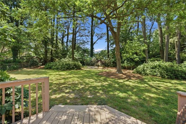 3421 Kings Grant Rd, Virginia Beach, VA 23452