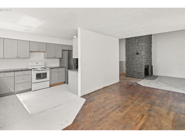 10240 Sw 59TH Pl, Portland, OR 97219