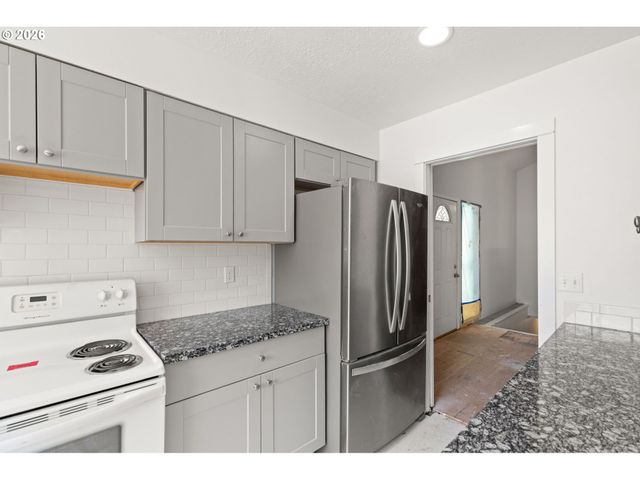 10240 Sw 59TH Pl, Portland, OR 97219