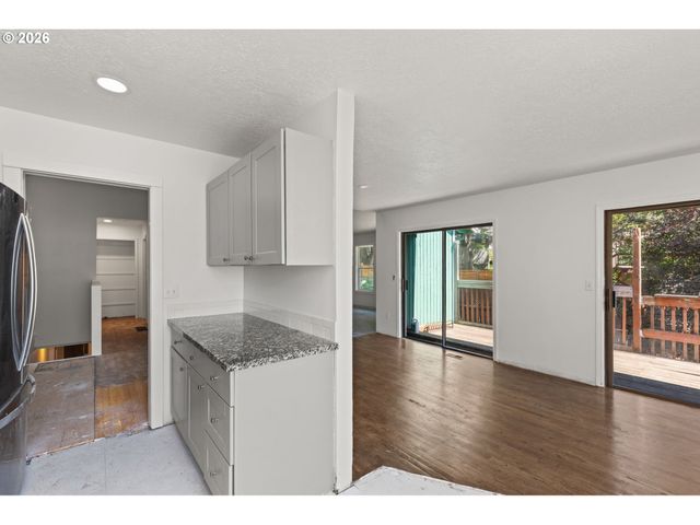 10240 Sw 59TH Pl, Portland, OR 97219