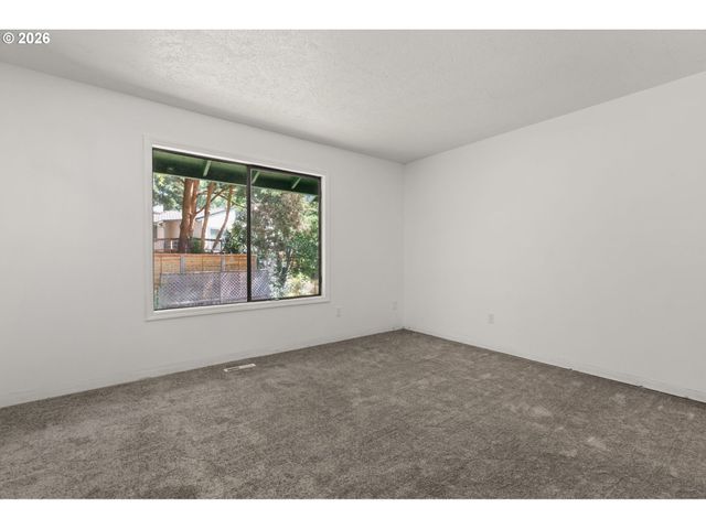10240 Sw 59TH Pl, Portland, OR 97219