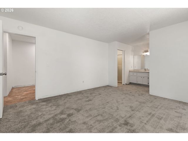 10240 Sw 59TH Pl, Portland, OR 97219