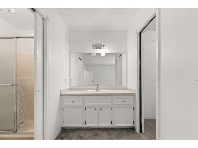 10240 Sw 59TH Pl, Portland, OR 97219