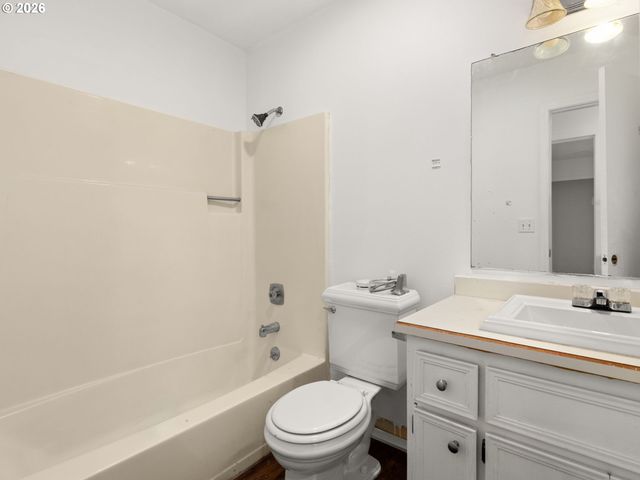 10240 Sw 59TH Pl, Portland, OR 97219