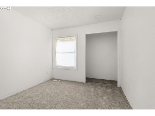 10240 Sw 59TH Pl, Portland, OR 97219