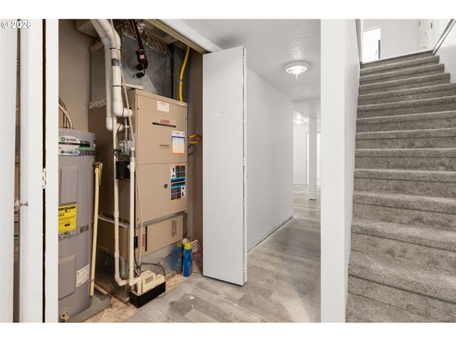 10240 Sw 59TH Pl, Portland, OR 97219
