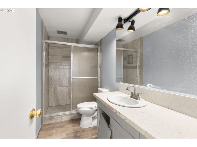 10240 Sw 59TH Pl, Portland, OR 97219