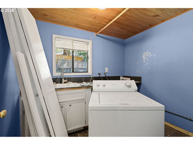 10240 Sw 59TH Pl, Portland, OR 97219