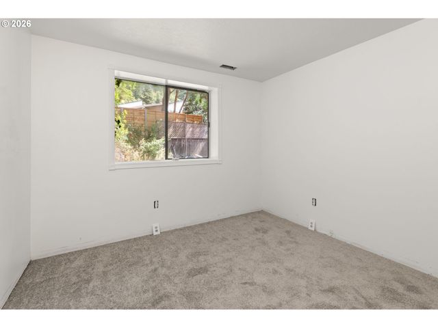 10240 Sw 59TH Pl, Portland, OR 97219