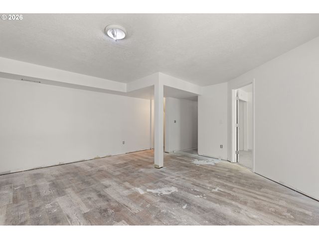 10240 Sw 59TH Pl, Portland, OR 97219