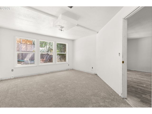 10240 Sw 59TH Pl, Portland, OR 97219