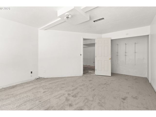 10240 Sw 59TH Pl, Portland, OR 97219