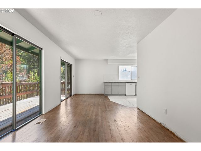 10240 Sw 59TH Pl, Portland, OR 97219