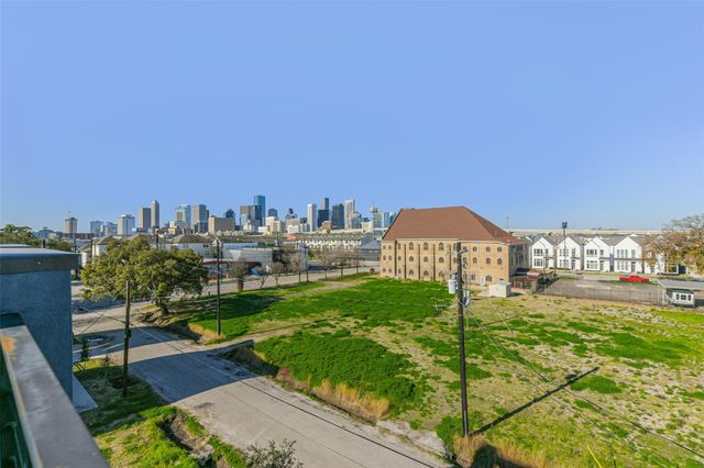 2422 Hadley Street, Houston, TX 77003