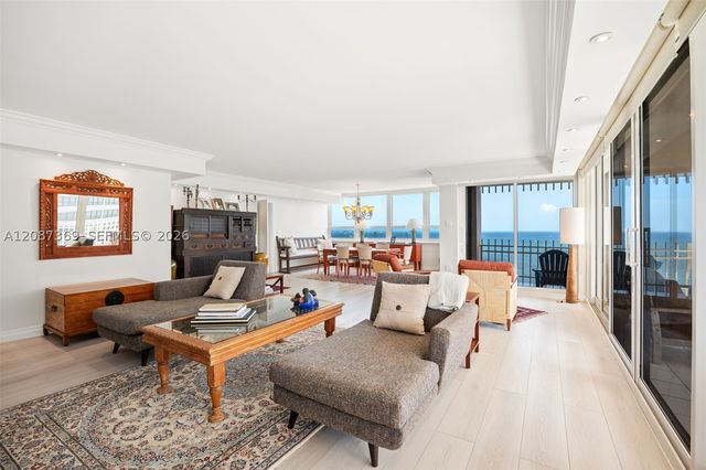 2 Grove Isle Dr B1402, Miami, FL 33133