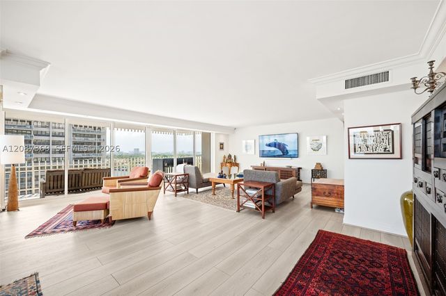 2 Grove Isle Dr B1402, Miami, FL 33133