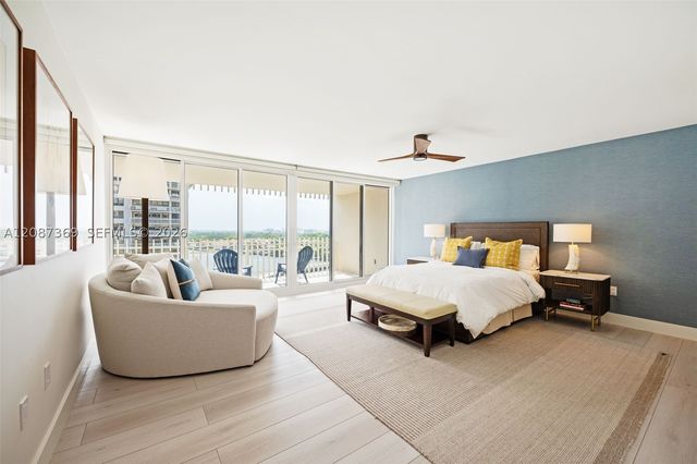 2 Grove Isle Dr B1402, Miami, FL 33133