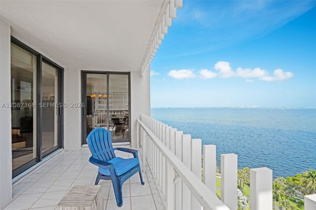 2 Grove Isle Dr B1402, Miami, FL 33133
