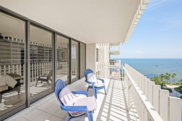 2 Grove Isle Dr B1402, Miami, FL 33133