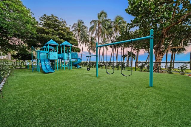 2 Grove Isle Dr B1402, Miami, FL 33133