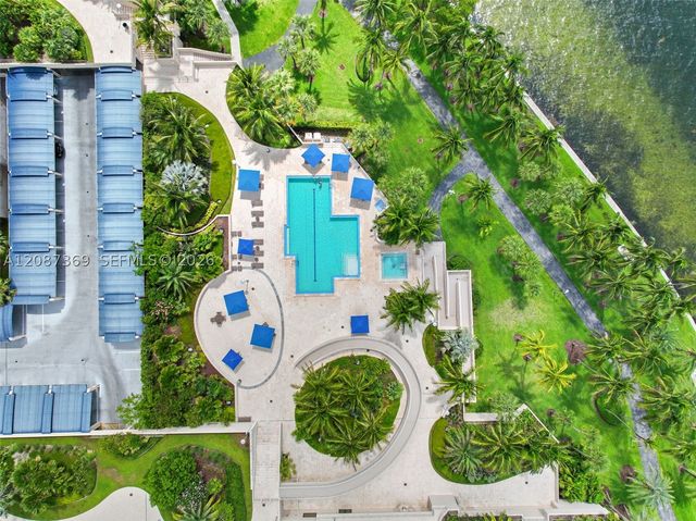 2 Grove Isle Dr B1402, Miami, FL 33133