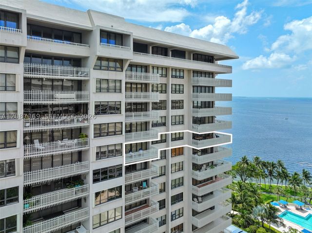 2 Grove Isle Dr B1402, Miami, FL 33133