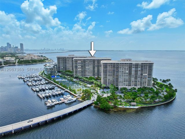 2 Grove Isle Dr B1402, Miami, FL 33133