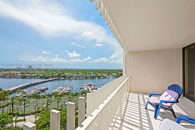 2 Grove Isle Dr B1402, Miami, FL 33133