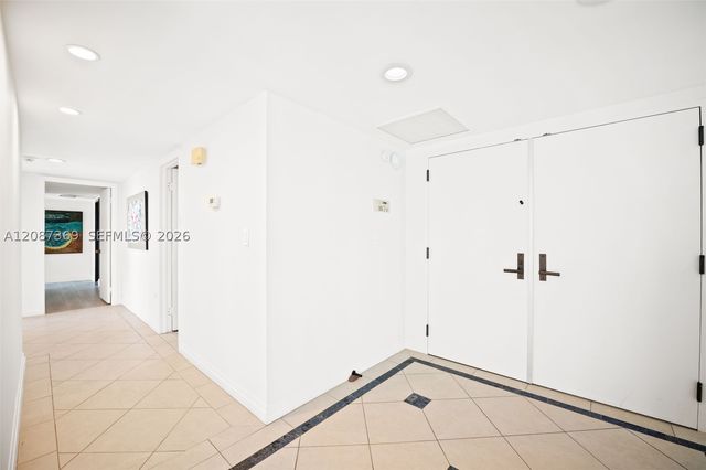 2 Grove Isle Dr B1402, Miami, FL 33133