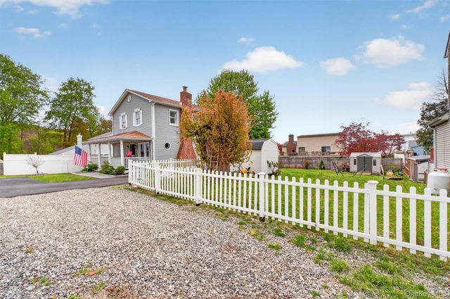 15 Roslyn Road, Carmel, NY 10512