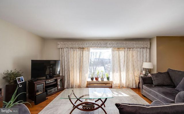65 WYOMISSING HILLS BLVD, Reading, PA 19609