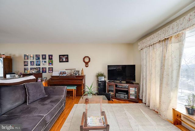 65 WYOMISSING HILLS BLVD, Reading, PA 19609