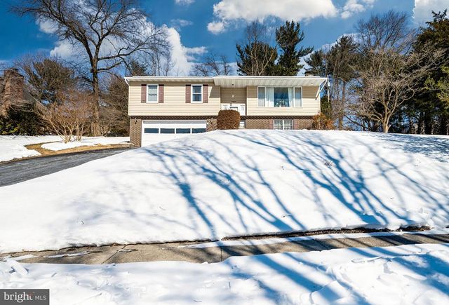65 WYOMISSING HILLS BLVD, Reading, PA 19609