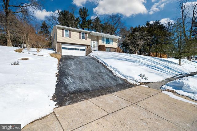 65 WYOMISSING HILLS BLVD, Reading, PA 19609