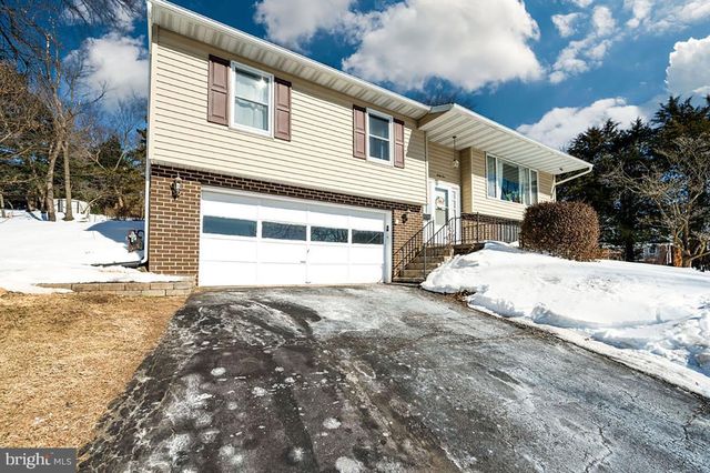 65 WYOMISSING HILLS BLVD, Reading, PA 19609