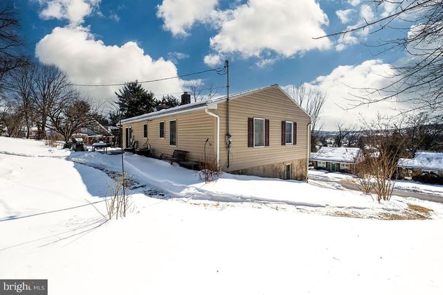 65 WYOMISSING HILLS BLVD, Reading, PA 19609