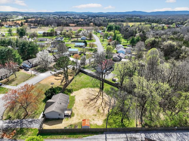 2041 Sugartree Dr, Murfreesboro, TN 37129