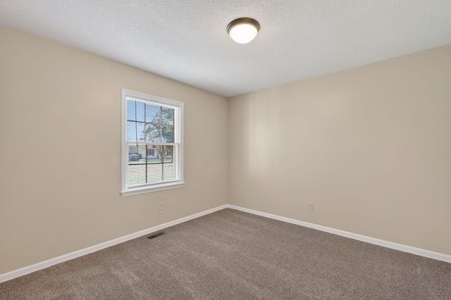 2041 Sugartree Dr, Murfreesboro, TN 37129