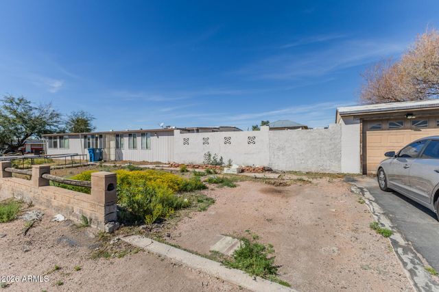 9478 E ESCONDIDO Avenue, Mesa, AZ 85208