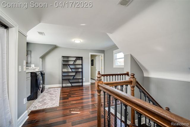 82 Granada Drive, White Lake, MI 48386