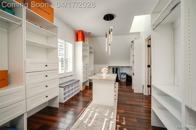 82 Granada Drive, White Lake, MI 48386