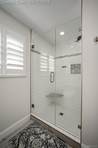 82 Granada Drive, White Lake, MI 48386