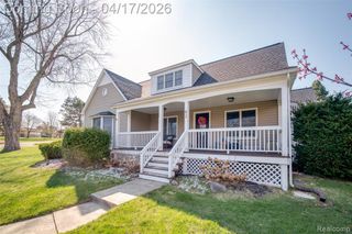 82 Granada Drive, White Lake, MI 48386